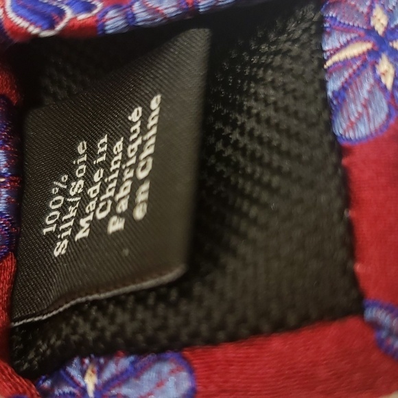 NORDSTROM Men's Tie Red Blue Floral 100% Silk - Picture 3 of 7